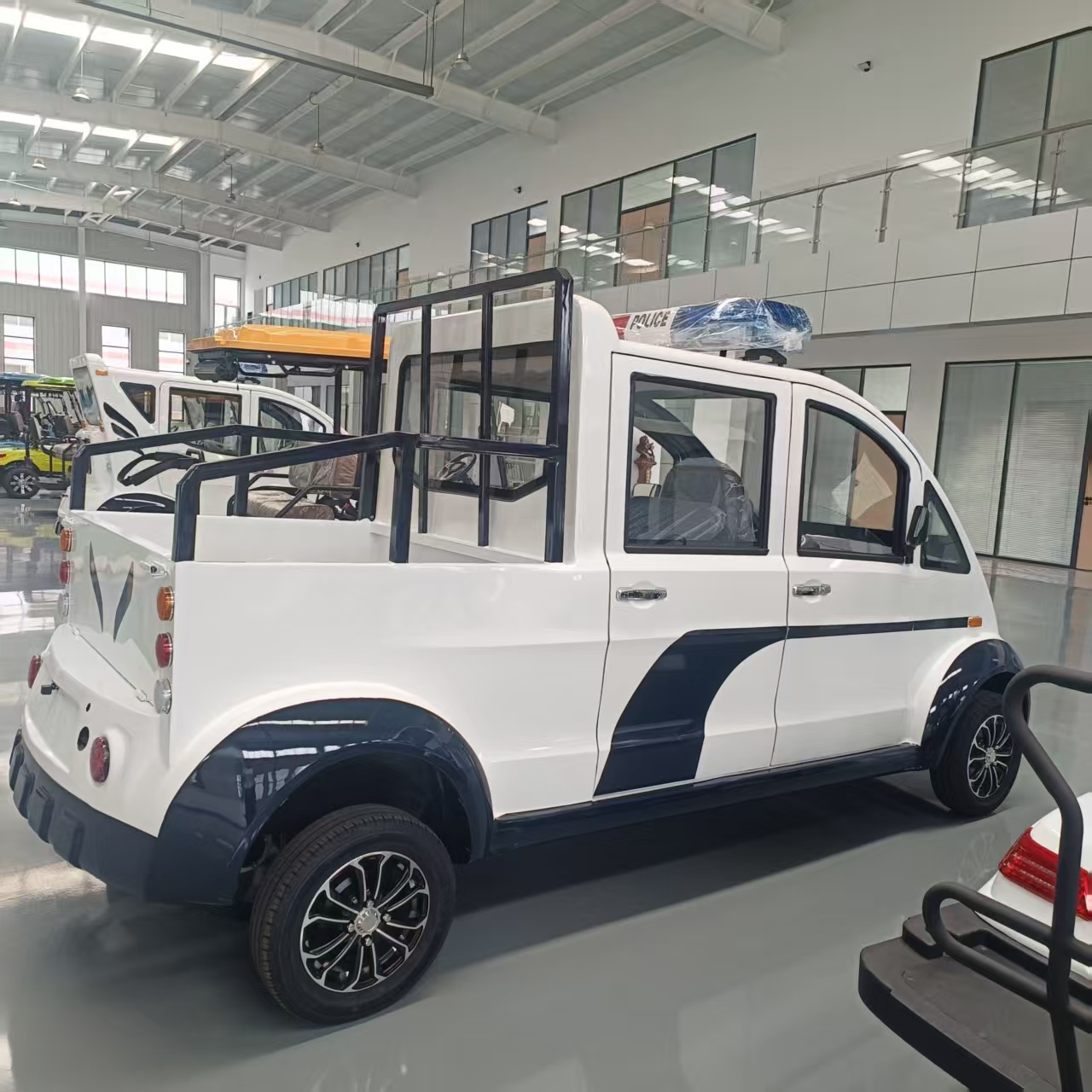 巡逻车 (4).jpg